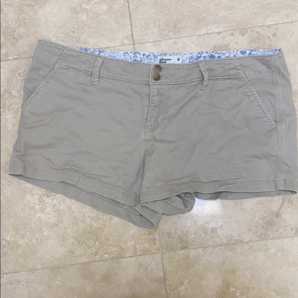 American Eagle stretch khaki shorts